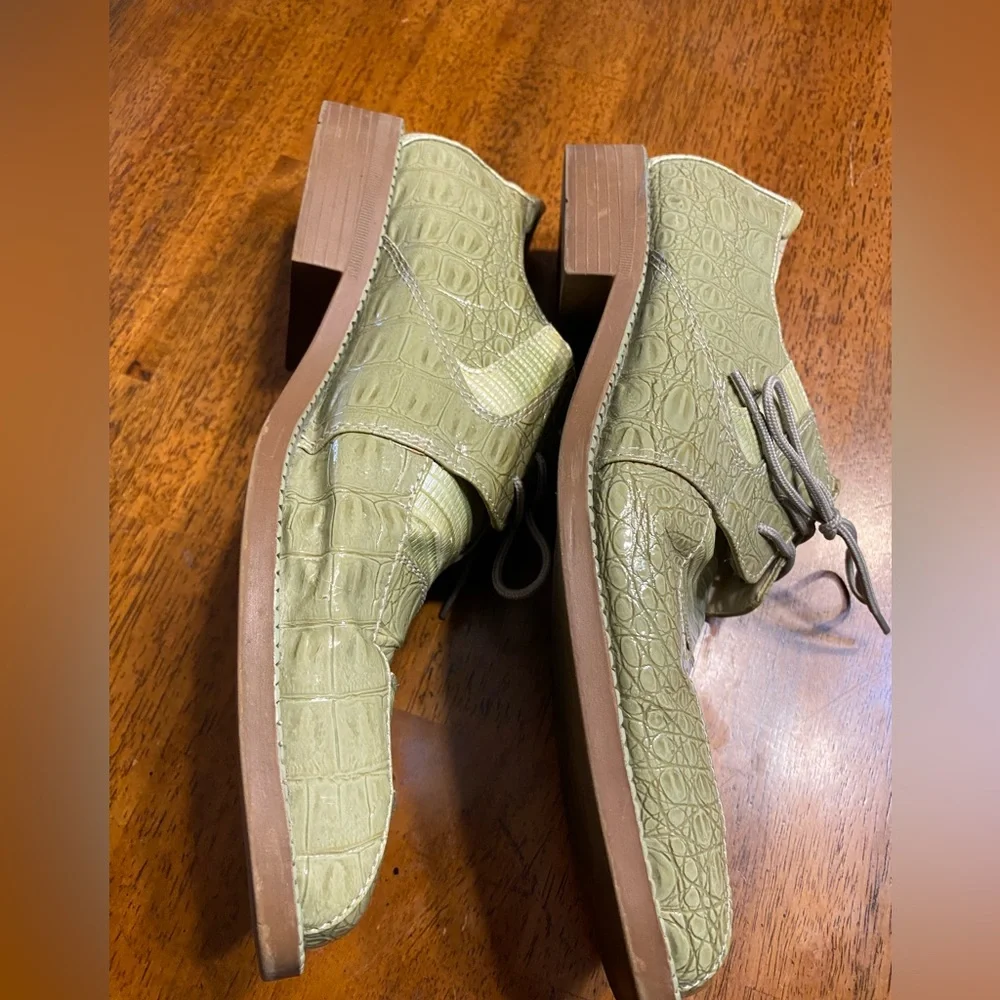 Hugo Vitelli‎ shoes.  11W.  Green alligator print.